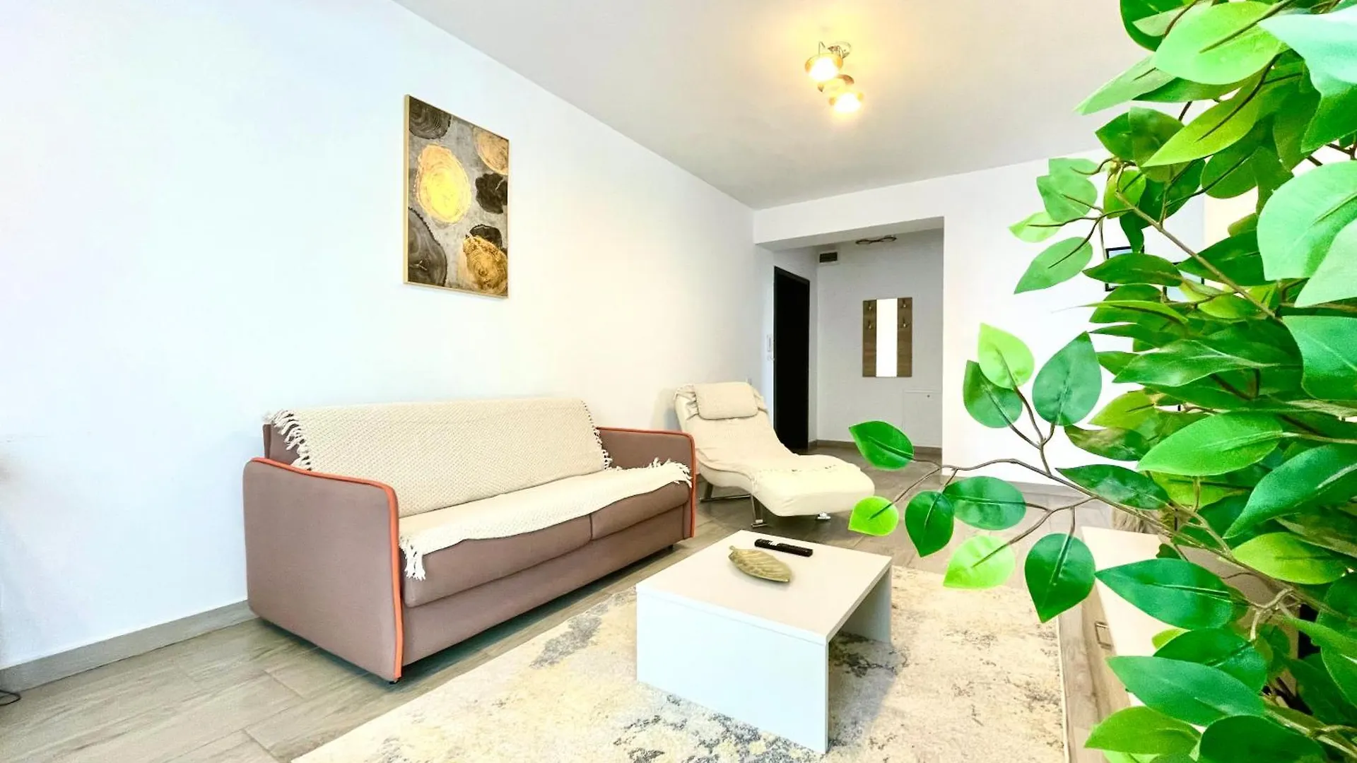 בוקרשט Soho Apartment - City View With Rooftop Garden