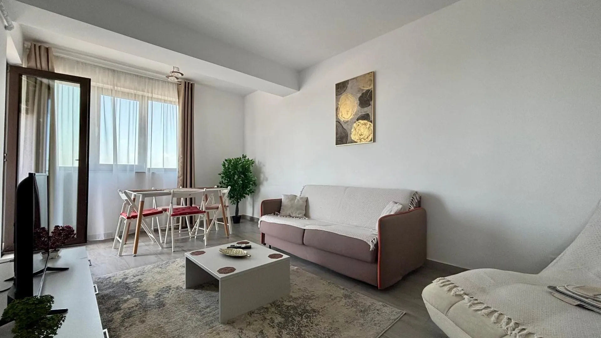 בוקרשט Soho Apartment - City View With Rooftop Garden 0*,  רומניה